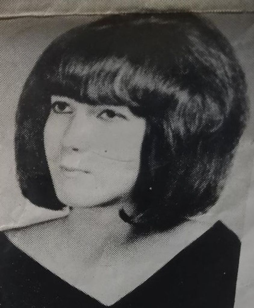 Linda J. Schlitz