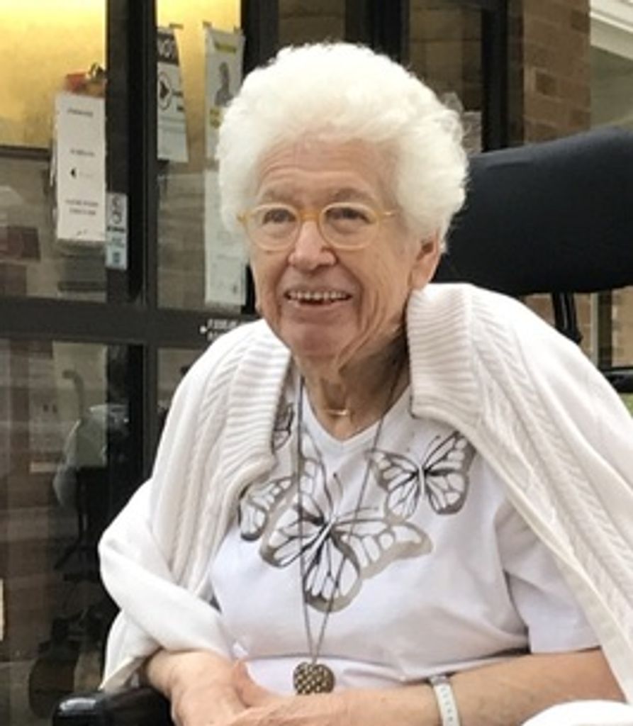 Elizabeth Davis Profile Photo