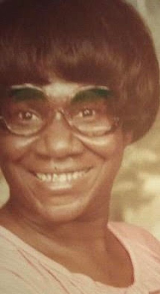 Minnie R Davis