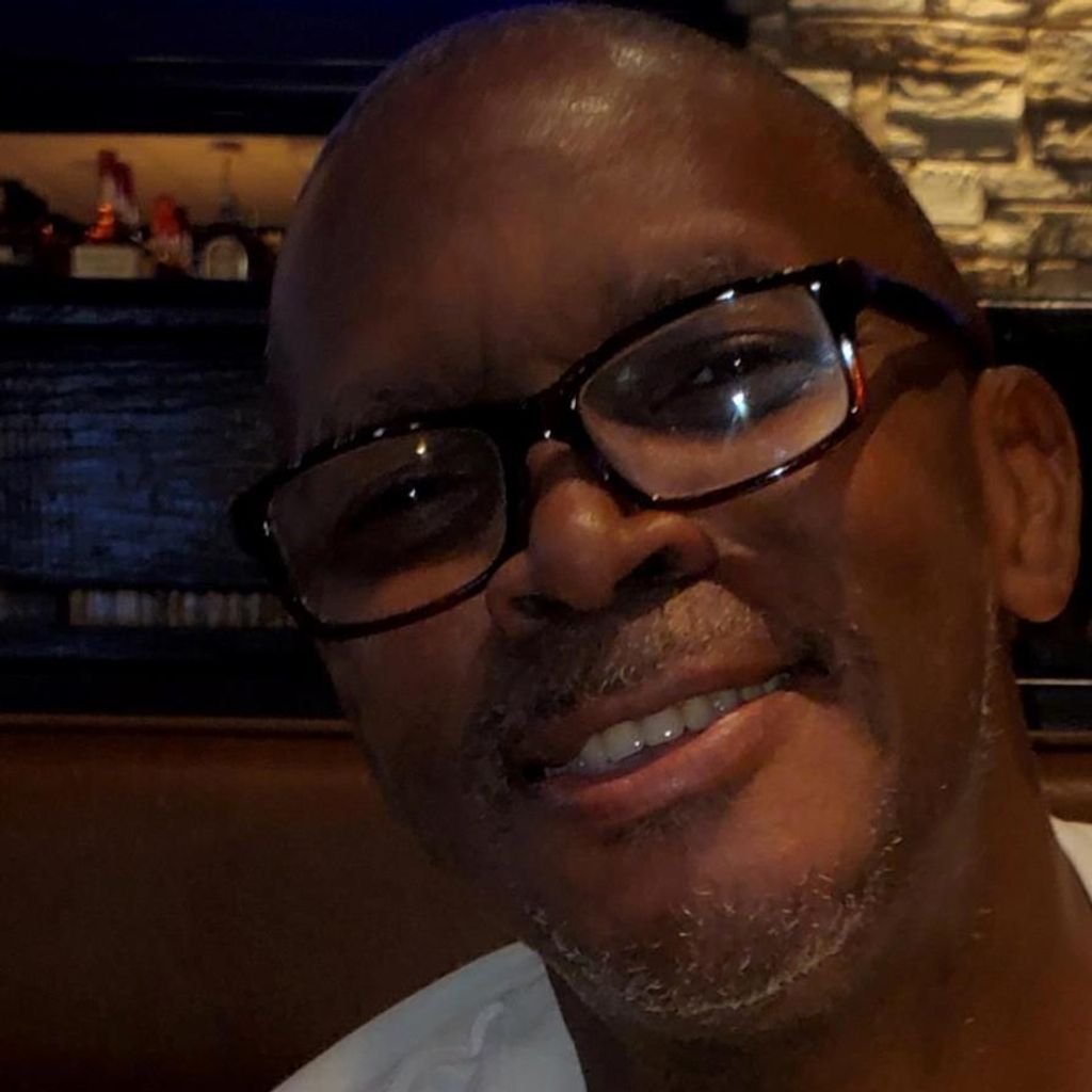 Robert Lee Reynolds Profile Photo