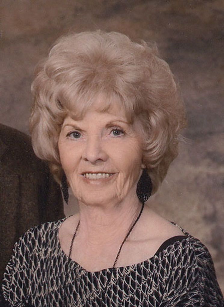 Lois Connelly Profile Photo