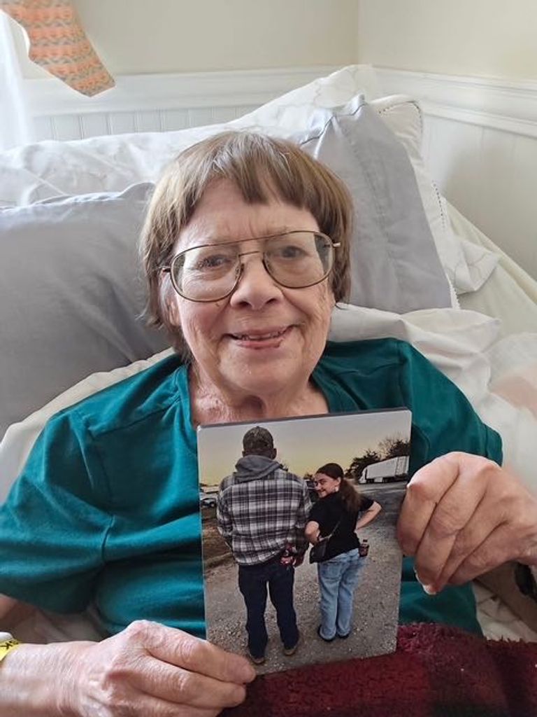 Linda Eanes Hudson