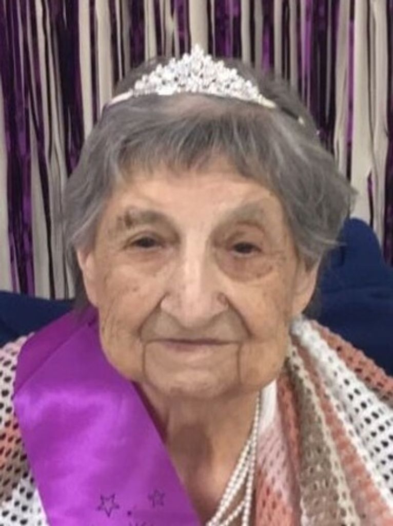 Amelia Almeida Profile Photo