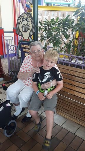 Marlene Collins photo gallery thumbnail 10 of 27