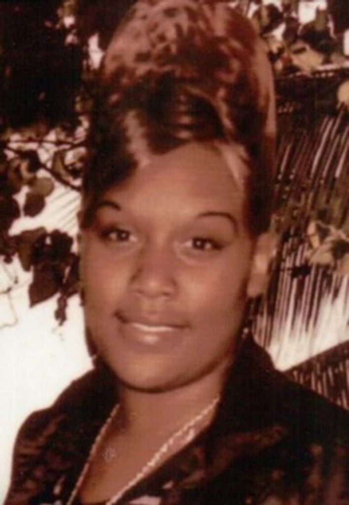 Roschelle Nicole "Lottie Bee" Gay