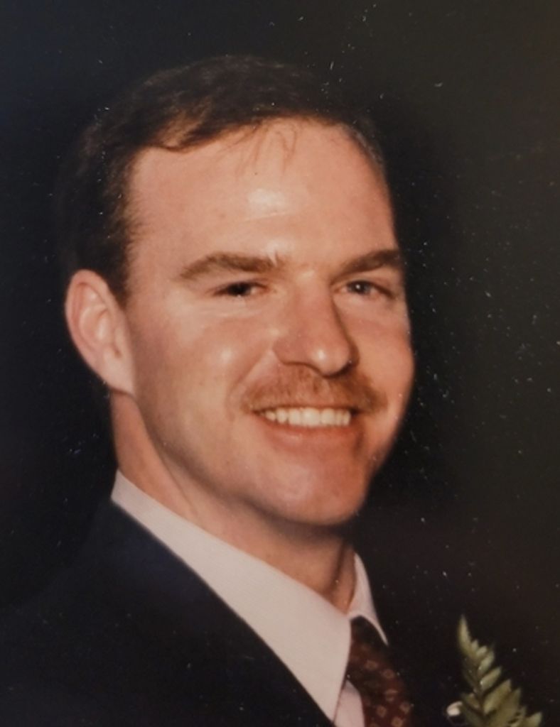 Robert E. Macneil Profile Photo