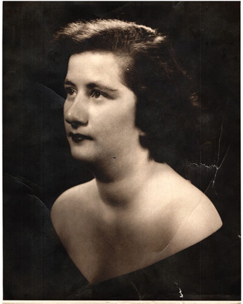 Esther Cardinale Profile Photo