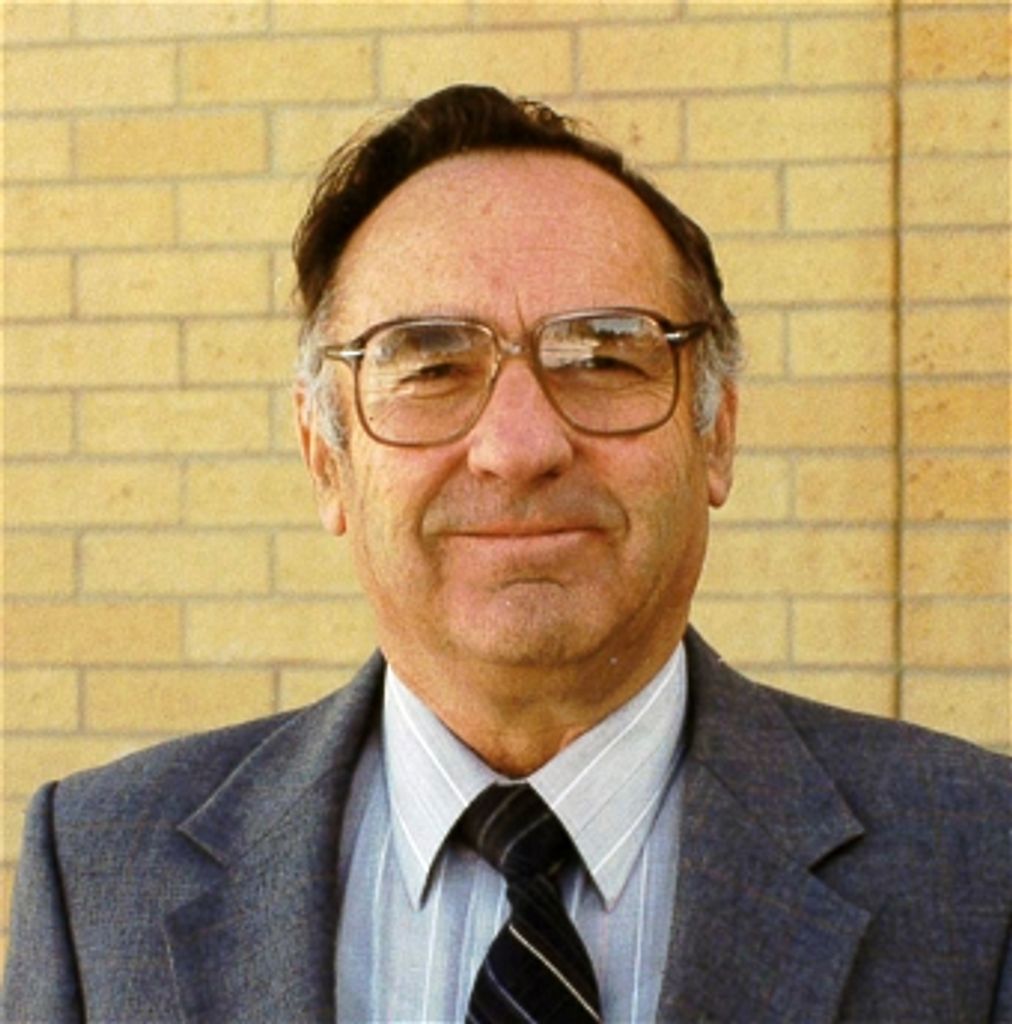 Lloyd Lee Barker Profile Photo