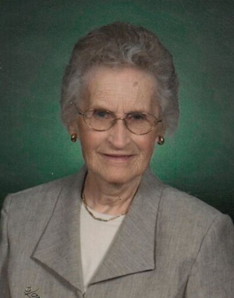 Della M Georgius