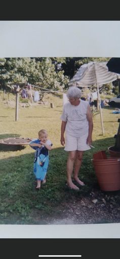 Bobbie Jean Howard photo gallery thumbnail 7 of 16