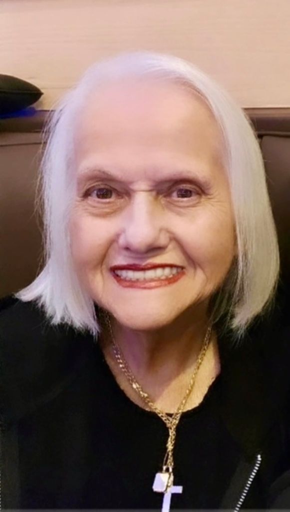 Evelyn Tomaras