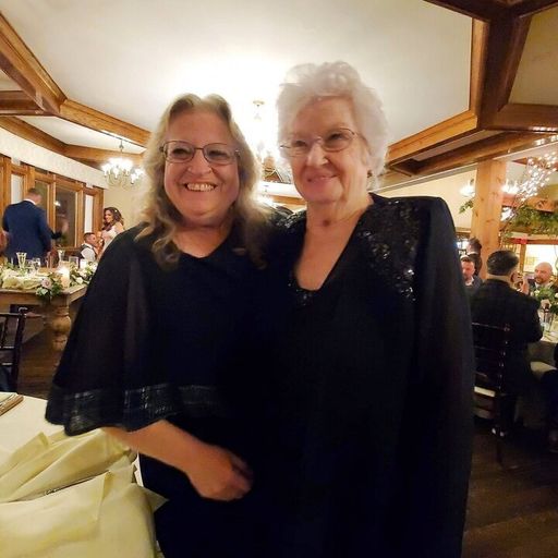 Lori Newcomb photo gallery thumbnail 32 of 130