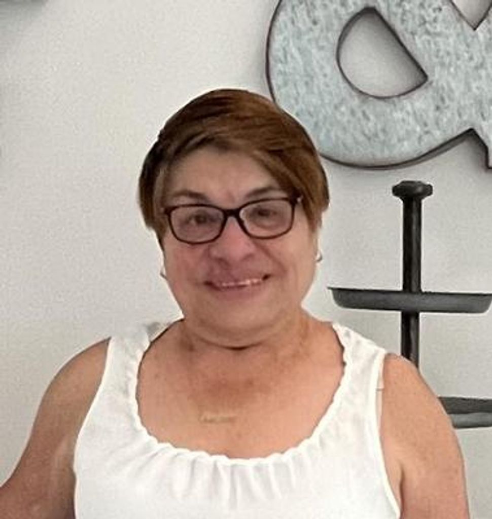 Amparo Londono - Salazar Profile Photo