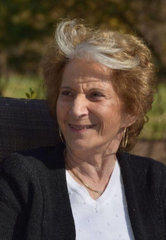 Elizabeth T. Moglia Profile Photo