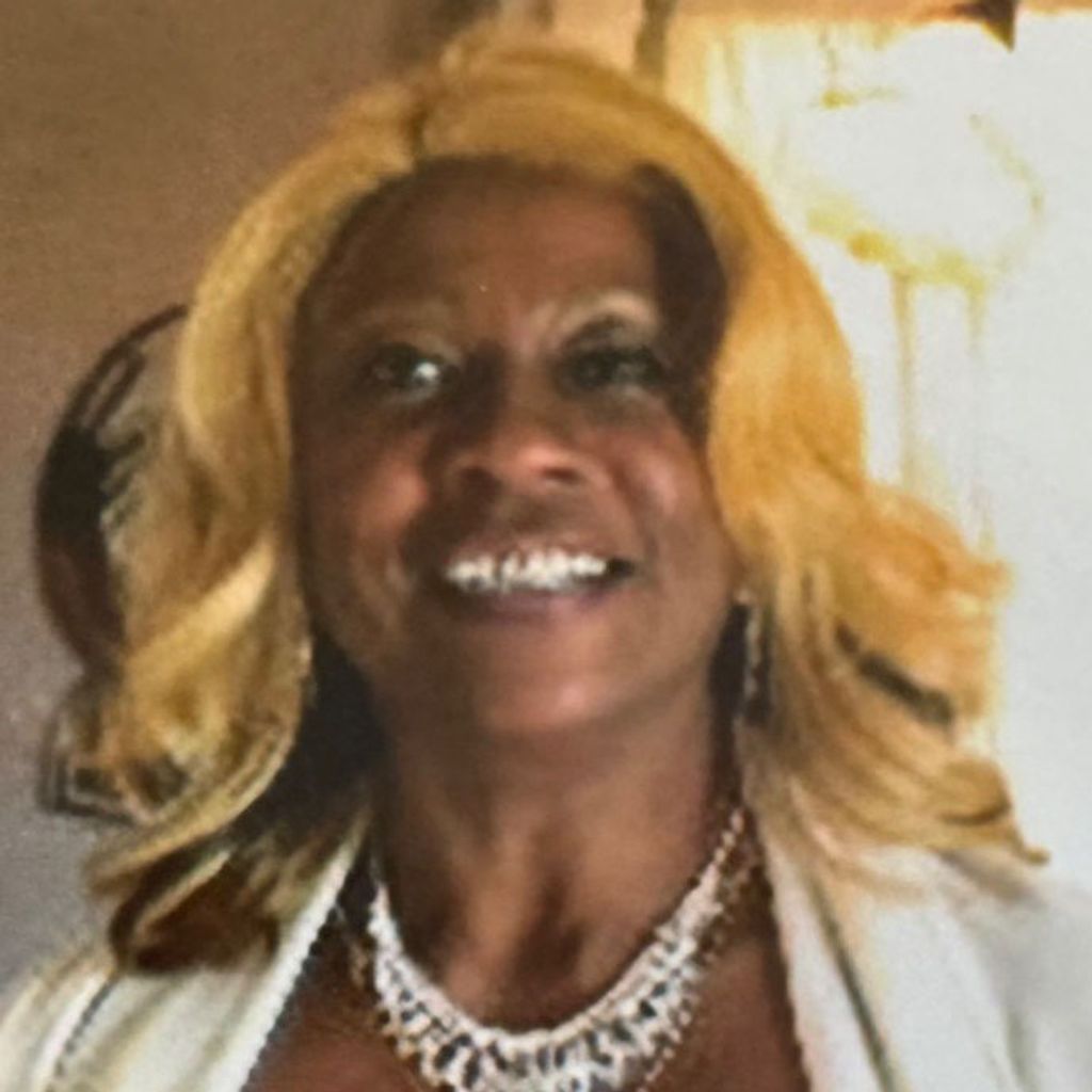 Lorraine Hutchins Profile Photo