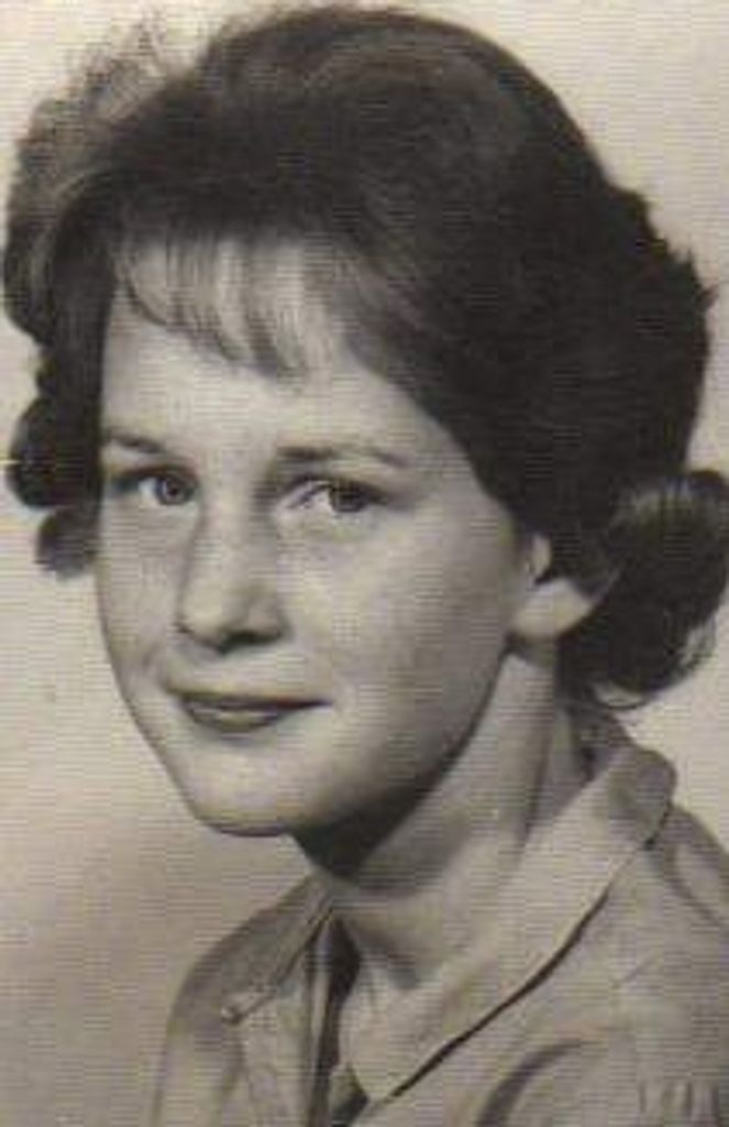 Sandra Lee Walker Mullins