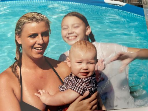 Samantha Coor photo gallery thumbnail 43 of 204
