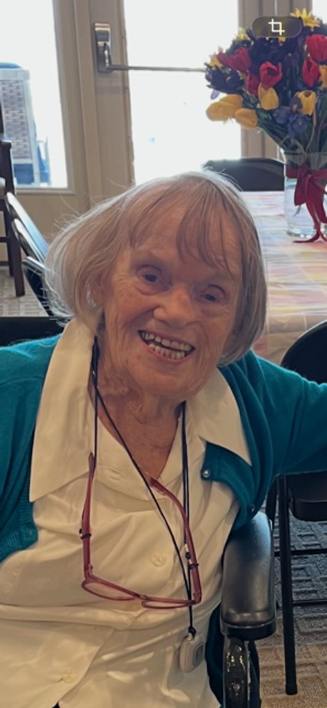 Elizabeth Ladouceur Profile Photo