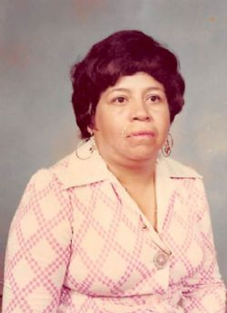 Maria Salinas