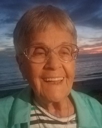 Beatrice Mary Helms's obituary image
