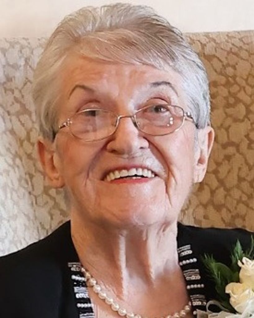 Helen Szustak Profile Photo