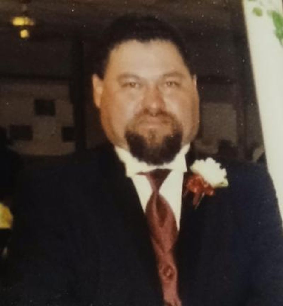 Robert Berrones Profile Photo