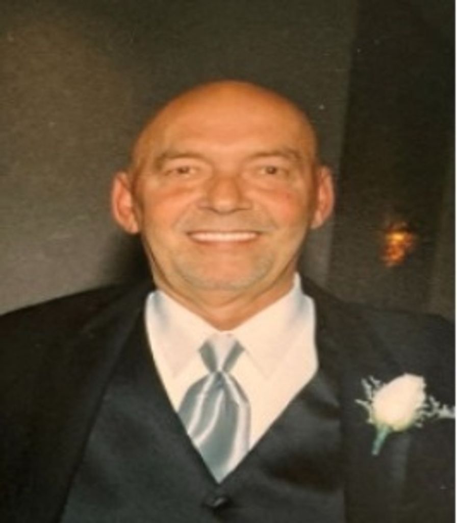Robert  Leone