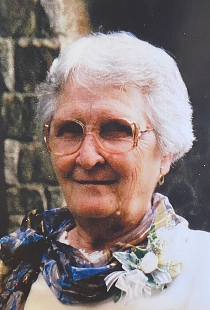 Elizabeth R. (Davis)  Hall