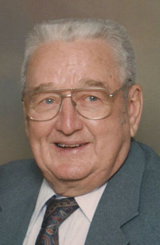 Tom Phillips Profile Photo