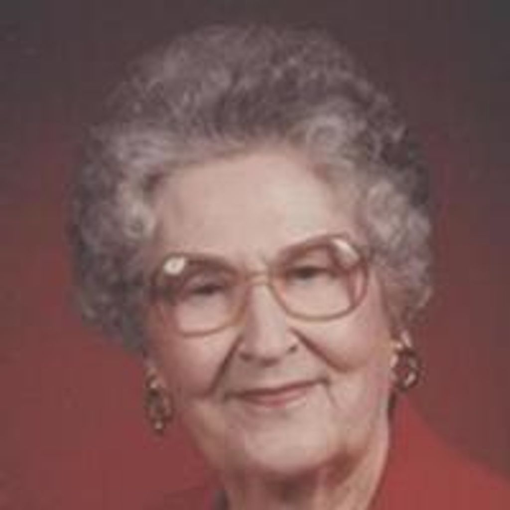 Nadine Hobbs
