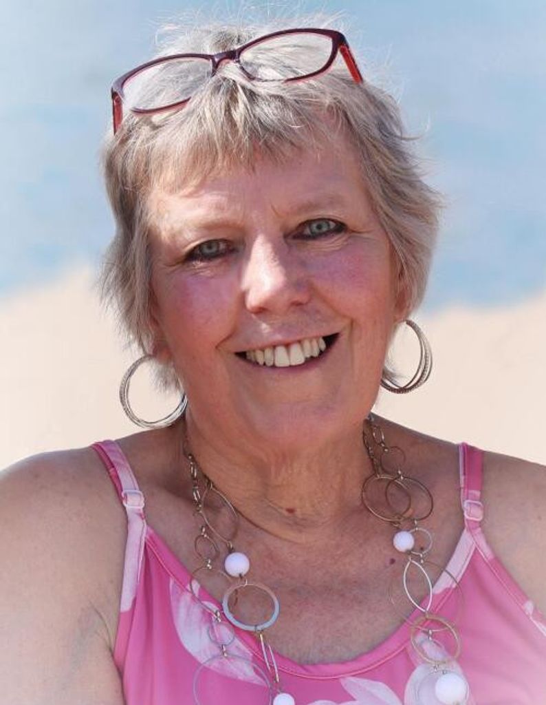 Gail E (Mcclellan)  Green