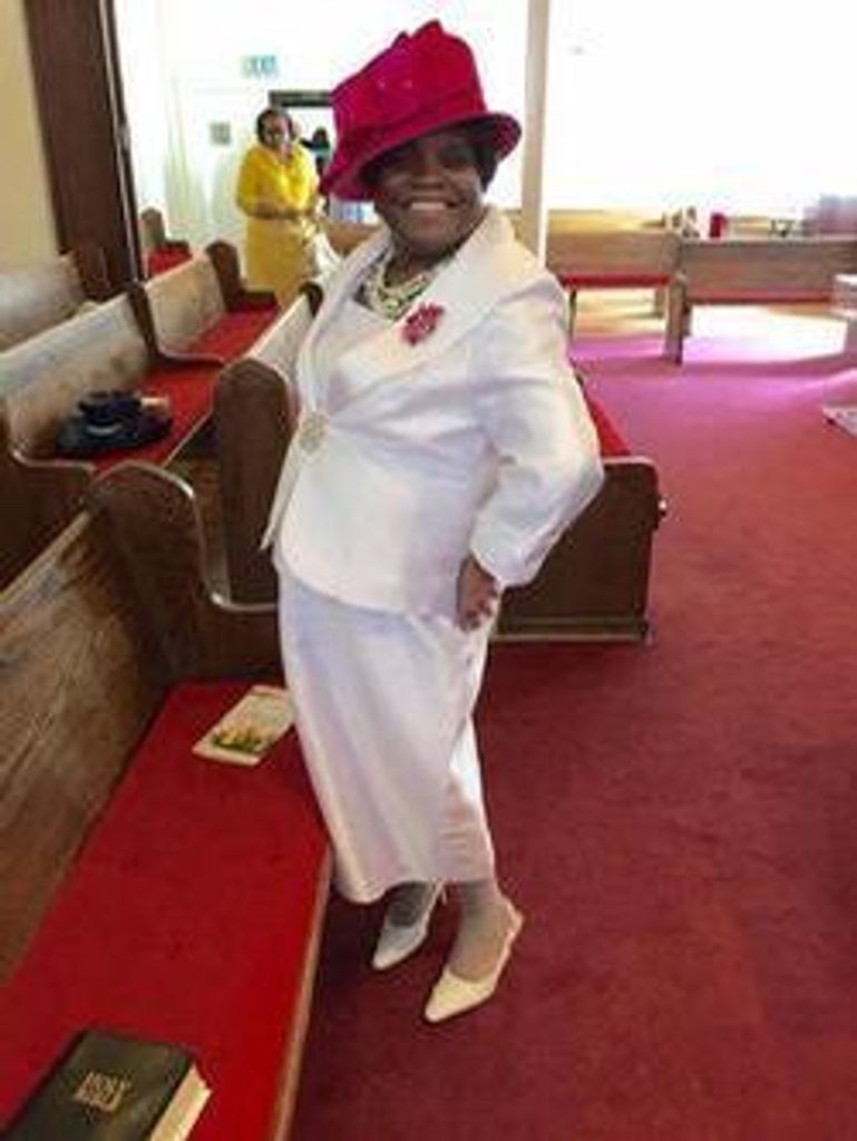 Lady Cynthia Willis Profile Photo