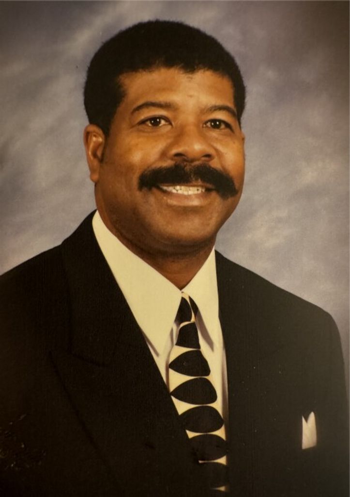 Dr.  Bernard Thompson