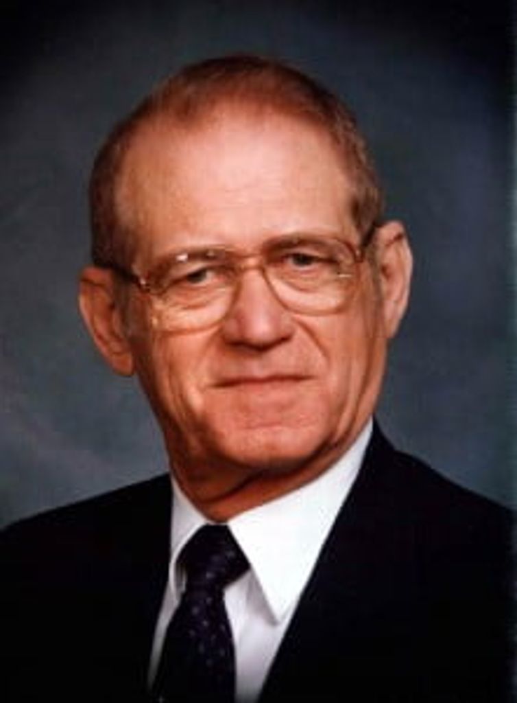 Russell Cox Profile Photo