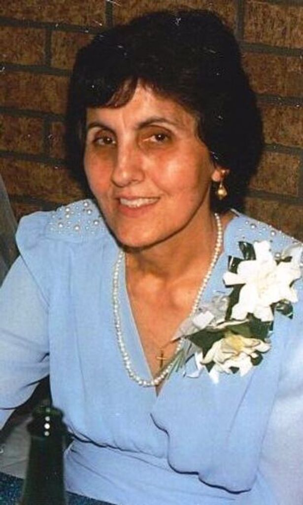 Araxia Ashkharian Profile Photo