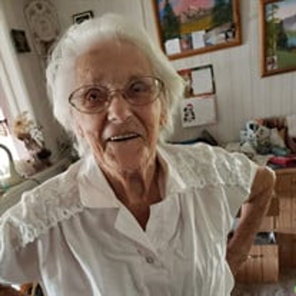 Eleanor L Crabb
