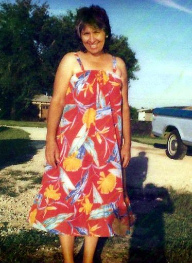 Yolanda C. Gonzalez photo gallery thumbnail 22 of 357