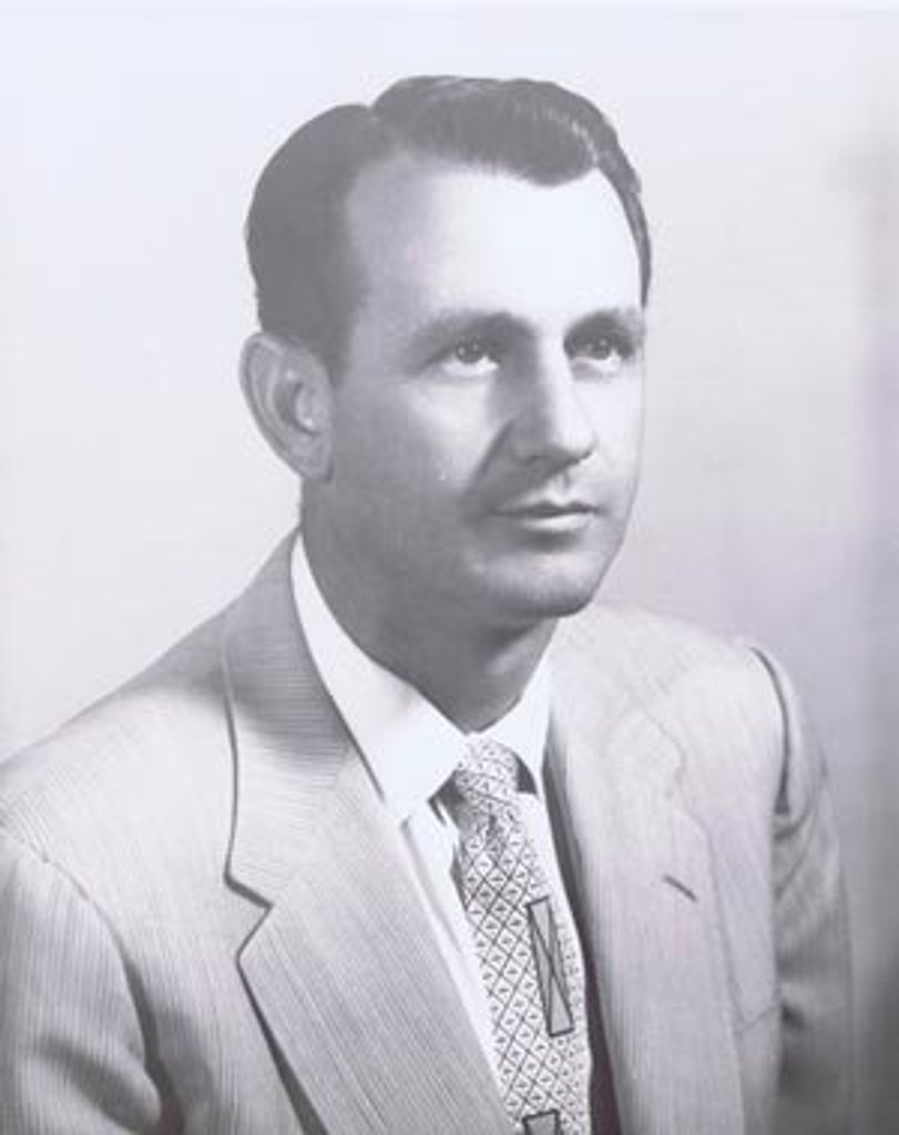 Vade William Giles Profile Photo