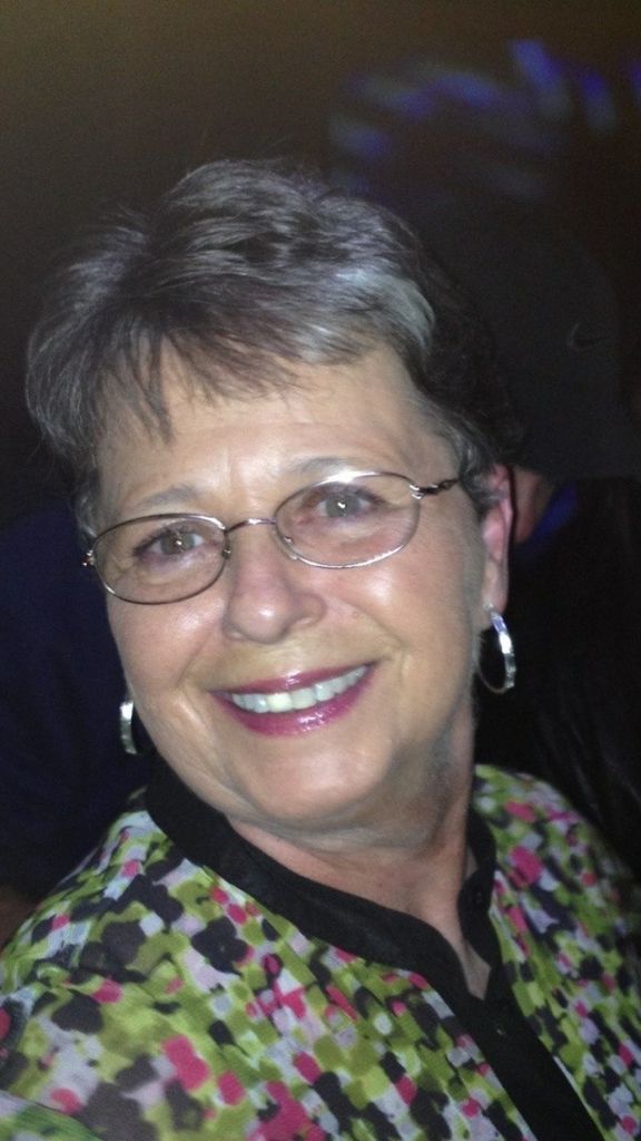 Margaret Richard Dies