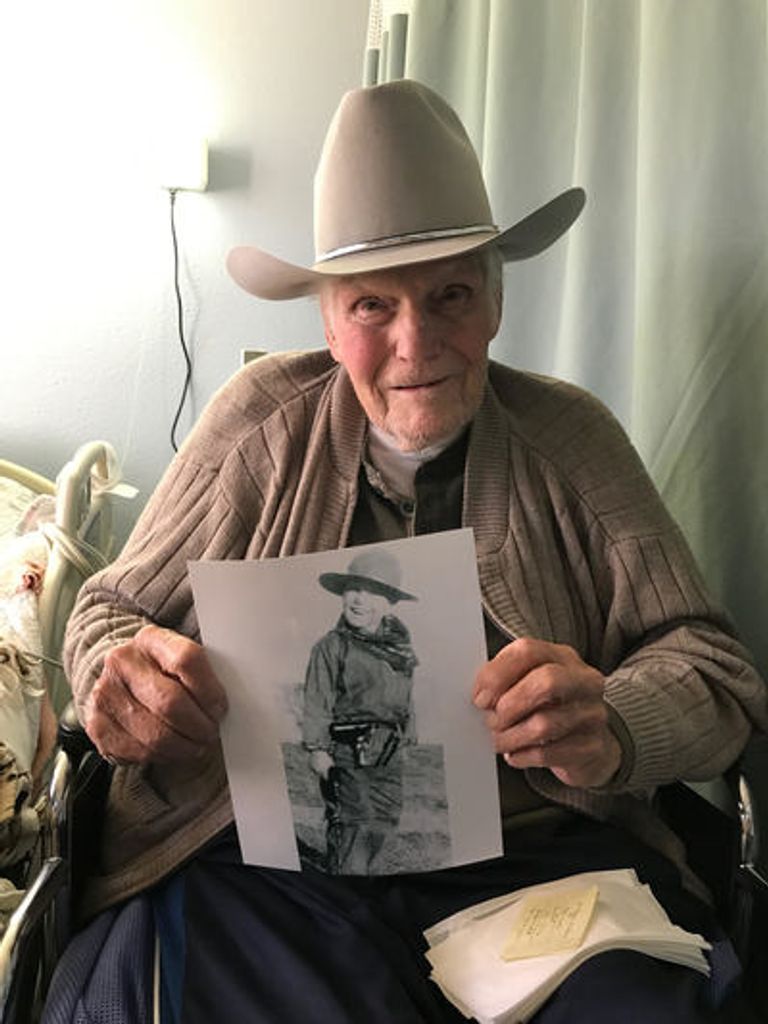 Paul Lars Henderson Profile Photo