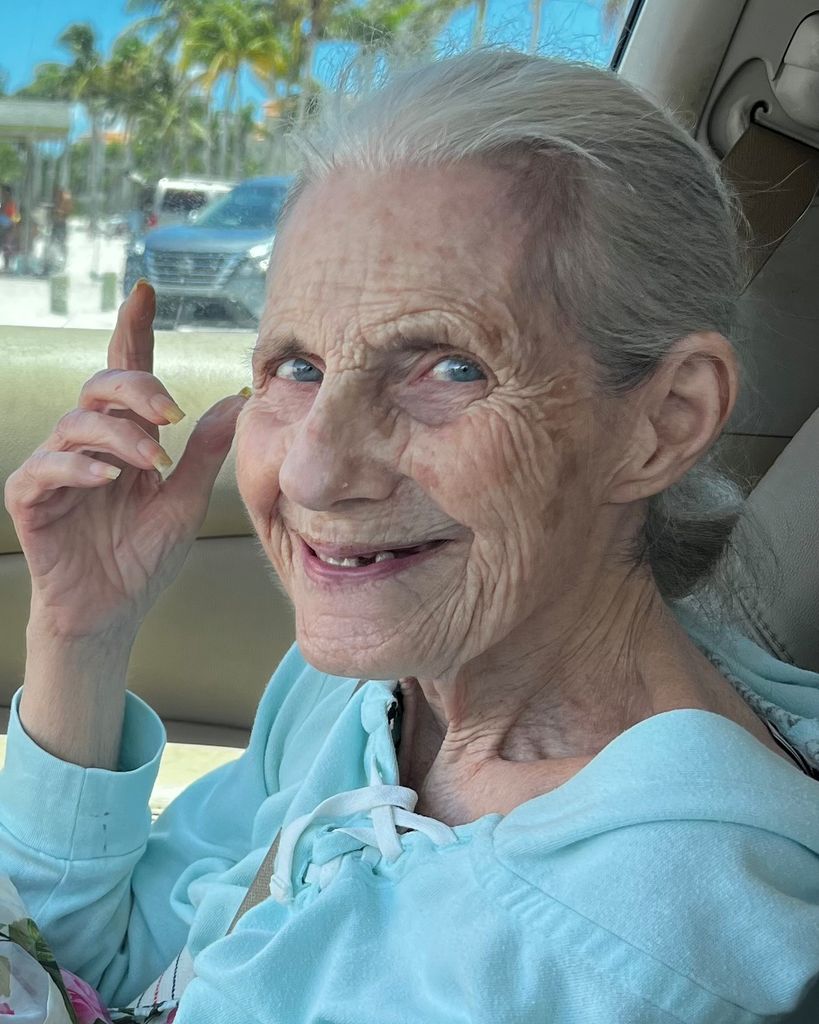 Betsysusan Blethen Currie Profile Photo