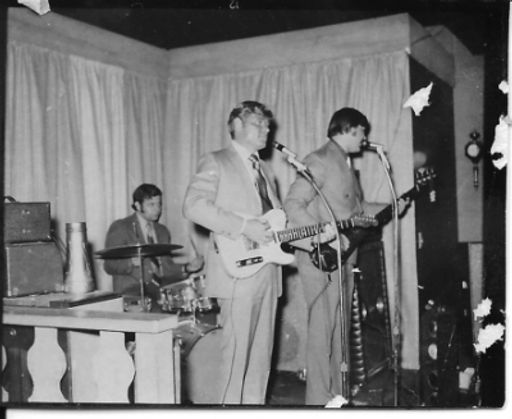 Dennis Zenoni photo gallery thumbnail 4 of 7