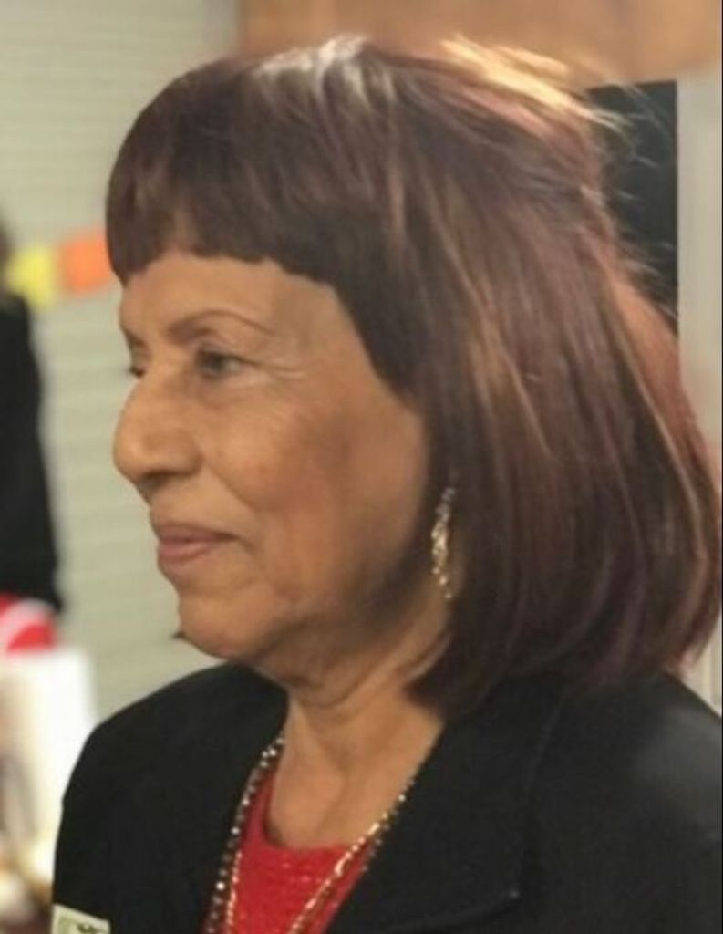Cecilia Flores