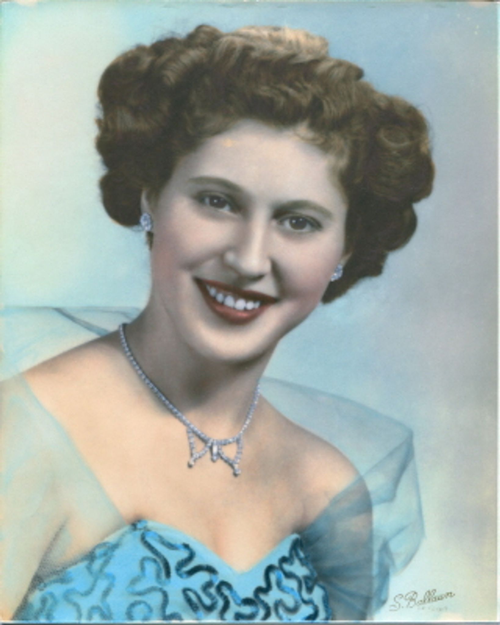 Shirley Templet photo gallery image 1 of 8