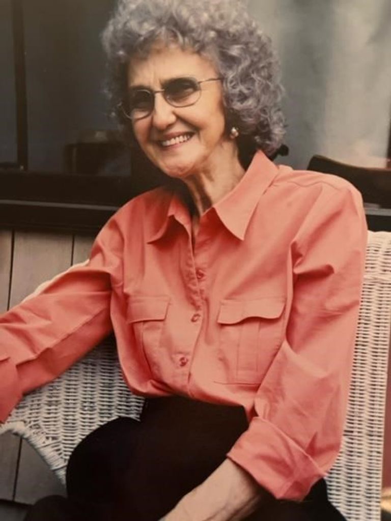 Olive Estes Profile Photo