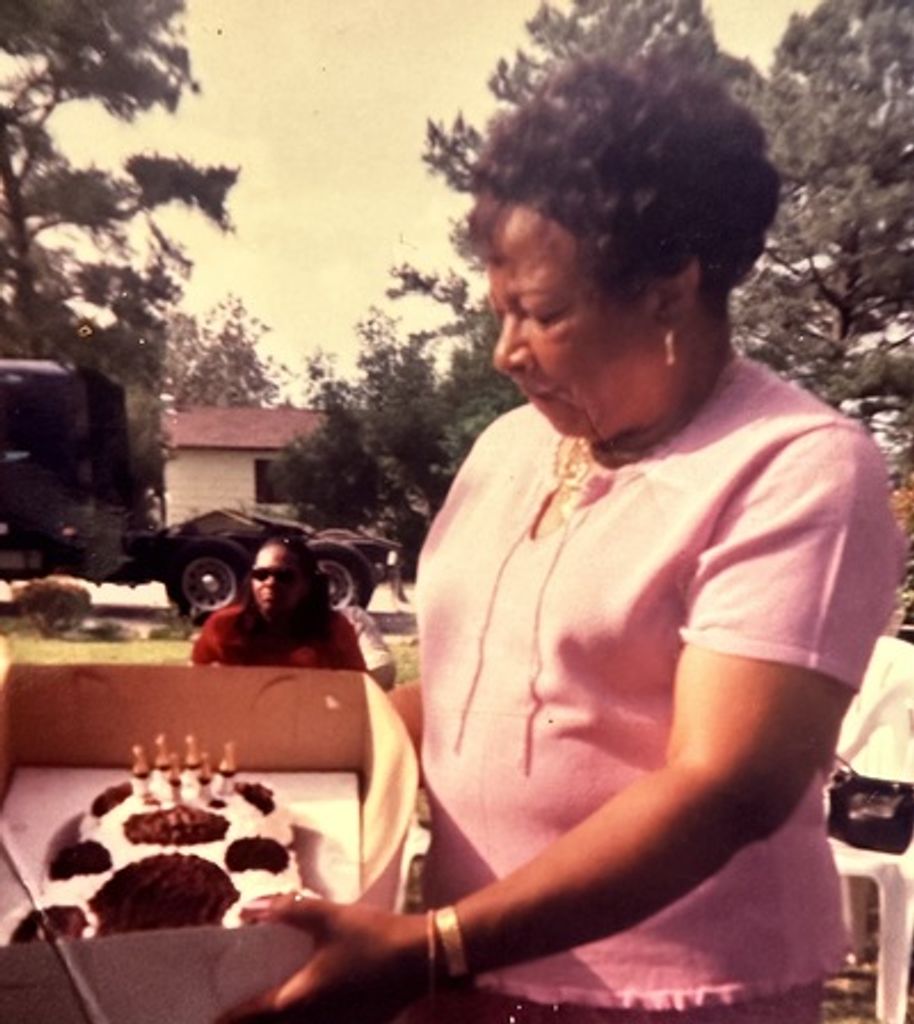 Katie Ray Taylor Profile Photo