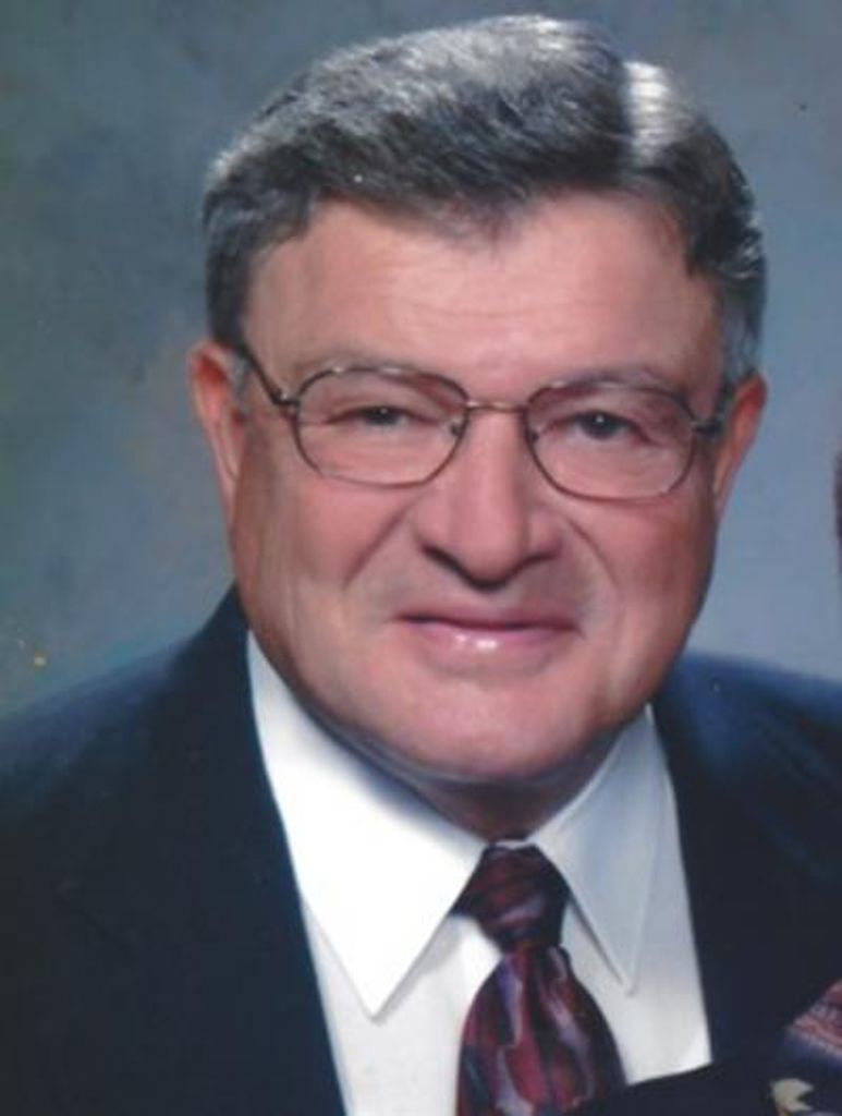 Louie Weiss Profile Photo