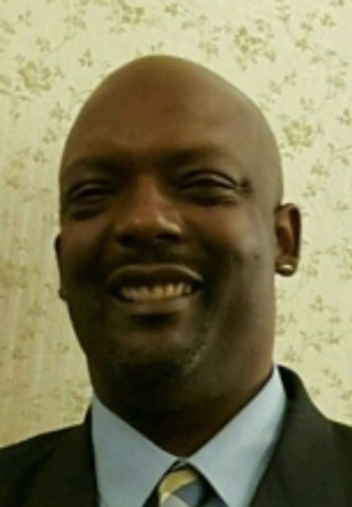 Carlos R Valle