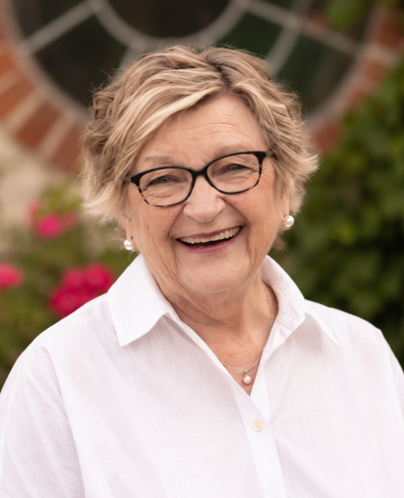 Mary Holubar Profile Photo