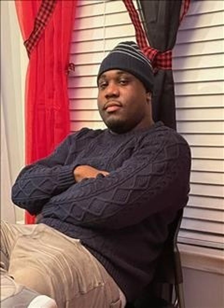 Robert Grant Profile Photo